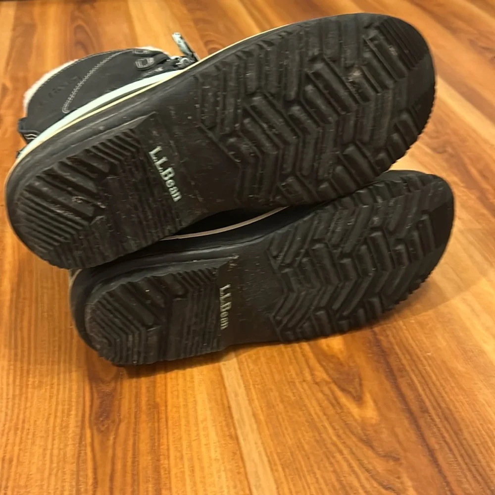 L.L. BEAN women's lace-up waterproof insulated winter boots size 8 - Picture 7 of 8